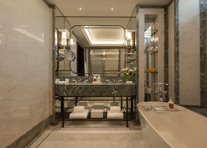 Hotel Corinthia 5*