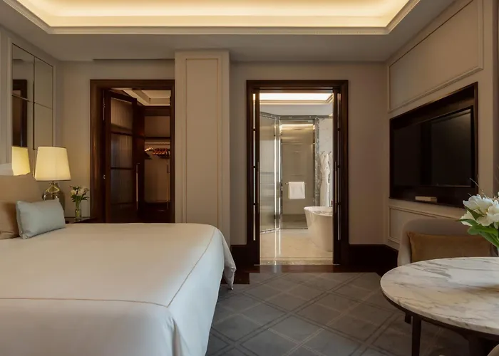 Corinthia Hotel